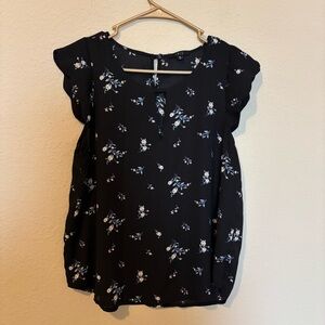 Iris Black Floral Scoop Neck Flutter Sleeve Button Size Medium